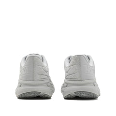 Un paio di Hoka Clifton Ls Footwear