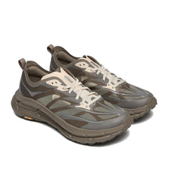 Un paio di Hoka Mafate Speed 4 Lite Footwear