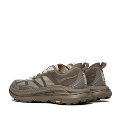 Un paio di Hoka Mafate Speed 4 Lite Footwear