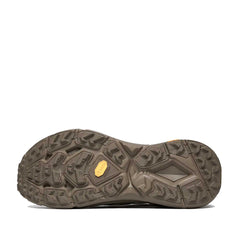 Un paio di Hoka Mafate Speed 4 Lite Footwear