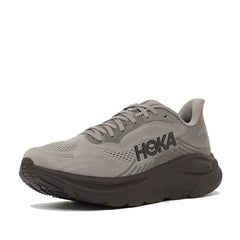 Un paio di Hoka M Clifton 11 Footwear