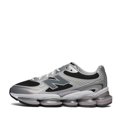 Un paio di New Balance 2000 Footwear