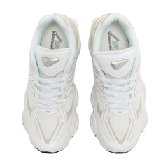 Un paio di New Balance 9060 Footwear