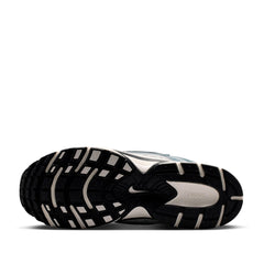 Un paio di Nike V5 Rnr Footwear