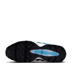 Un paio di Nike Air Max 95 Og 