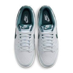Un paio di Nike Dunk Low Retro Footwear