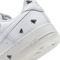 Un paio di Nike Air Force 1 Retro Qs Footwear