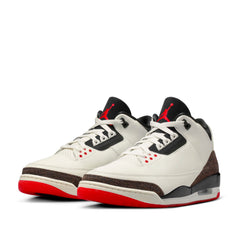Un paio di Nike Jordan Air Jordan 3 Retro Father'S Day Footwear
