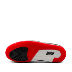 Un paio di Nike Jordan Air Jordan 3 Retro Father'S Day Footwear