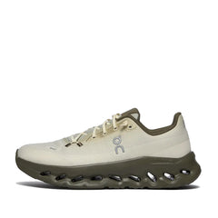 Un paio di On Cloudtilt Footwear