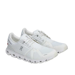 Un paio di On Cloud 6 W Footwear