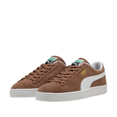 Un paio di Puma Suede Classic Footwear