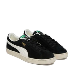 Un paio di Puma Suede Charlse F Stead Footwear