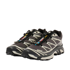 Un paio di Salomon Xt-6 Protective Footwear