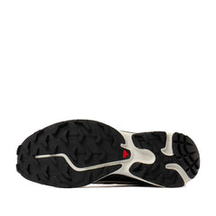 Un paio di Salomon Xt-6 Protective Footwear
