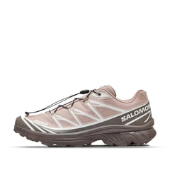 Un paio di Salomon Xt-6 Protective Footwear