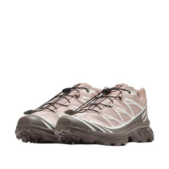 Un paio di Salomon Xt-6 Protective Footwear