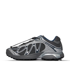 Un paio di Salomon Xt-Whisper Footwear