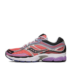 Un paio di Saucony Originals Progrid Omni 9 Footwear