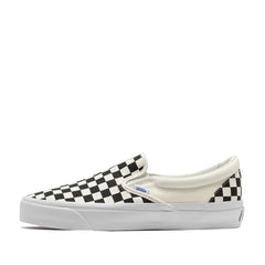 Un paio di Vans Lx Slip-On Reissue 98 Footwear