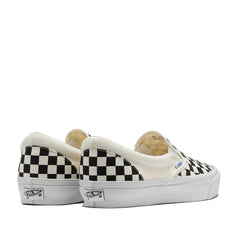 Un paio di Vans Lx Slip-On Reissue 98 Footwear