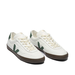 Un paio di Veja Panenka Footwear