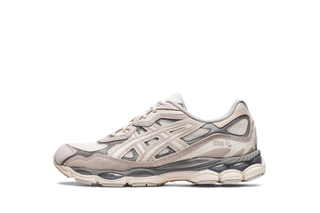 Un paio di Asics Gel-Nyc Footwear