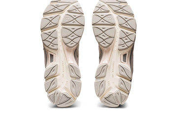 Un paio di Asics Gel-Nyc Footwear