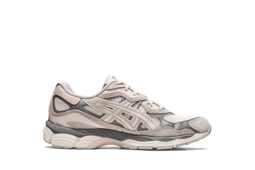Un paio di Asics Gel-Nyc Footwear