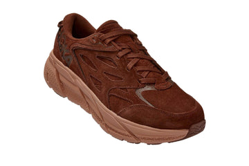 Un paio di Hoka Clifton L Suede Footwear